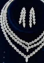 ⁦طقم 114 زركون لون فضي 4 قطع مع علبة فخمة⁩ - الصورة ⁦2⁩