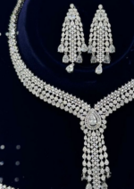 ⁦طقم 113 زركون لون فضي 4 قطع مع علبة فخمة⁩ - الصورة ⁦2⁩