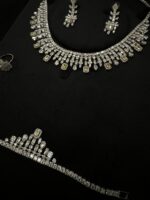 طقم 105 زركون لون فضي ليميتيد اديشن 4 قطع مع علبة فخمة