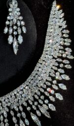 ⁦طقم 101 زركون لون فضي 4 قطع مع علبة فخمة⁩ - الصورة ⁦3⁩