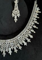 ⁦طقم 104 زركون لون فضي 4 قطع مع علبة فخمة⁩ - الصورة ⁦2⁩