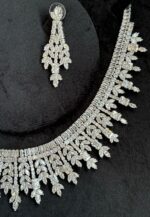 ⁦طقم 104 زركون لون فضي 4 قطع مع علبة فخمة⁩ - الصورة ⁦3⁩