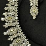 طقم 107 زركون لون فضي ليميتيد اديشن 4 قطع مع علبة فخمة