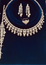 ⁦طقم 111 زركون لون فضي ليميتيد اديشن 4 قطع مع علبة فخمة⁩ - الصورة ⁦3⁩