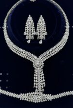 ⁦طقم 113 زركون لون فضي 4 قطع مع علبة فخمة⁩ - الصورة ⁦3⁩