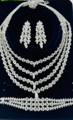 ⁦طقم 115 زركون لون فضي ليميتيد اديشن 4 قطع مع علبة فخمة⁩ - الصورة ⁦3⁩