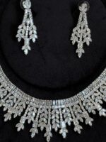 ⁦طقم 104 زركون لون فضي 4 قطع مع علبة فخمة⁩ - الصورة ⁦4⁩